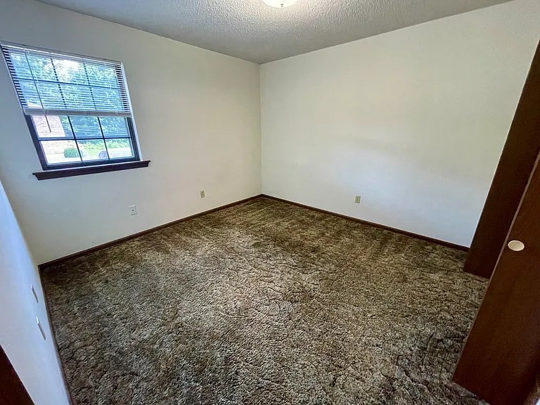 4515 W Millbrook Dr #B — Photo 10