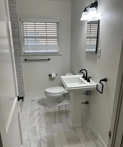 5918 Goodwin Ave — Photo 5