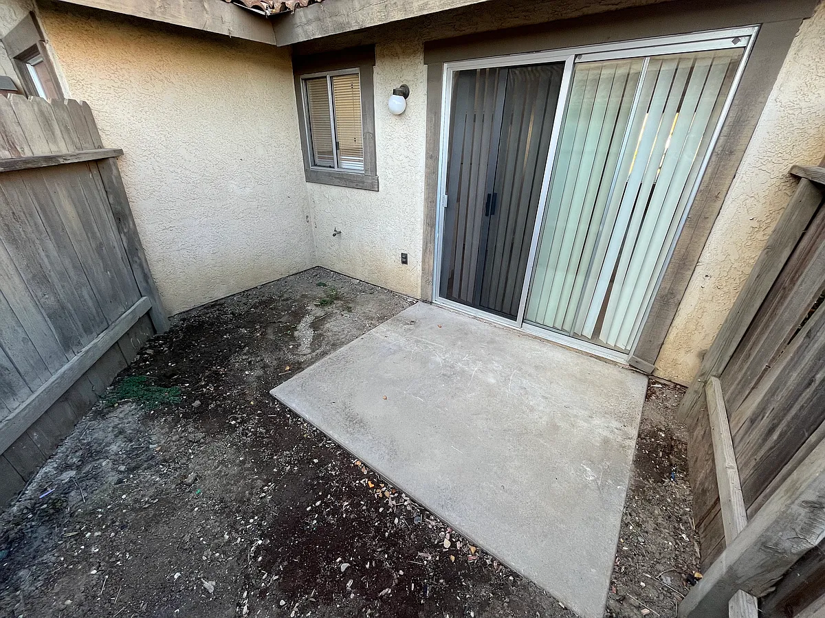 Photo 2 of 14 - 616 Summerwood Ln #1 - Lompoc, CA Building Photo - 616 Summerwood Ln #1