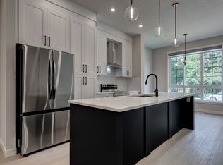 2405 4th Ave NE #M, Calgary, AB T2N 0P3