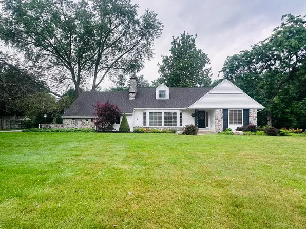 841 Hillcrest Ave, Fremont, MI 49412