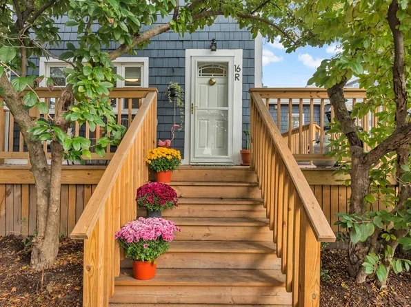 16-16R Spring St, Gloucester, MA 01930