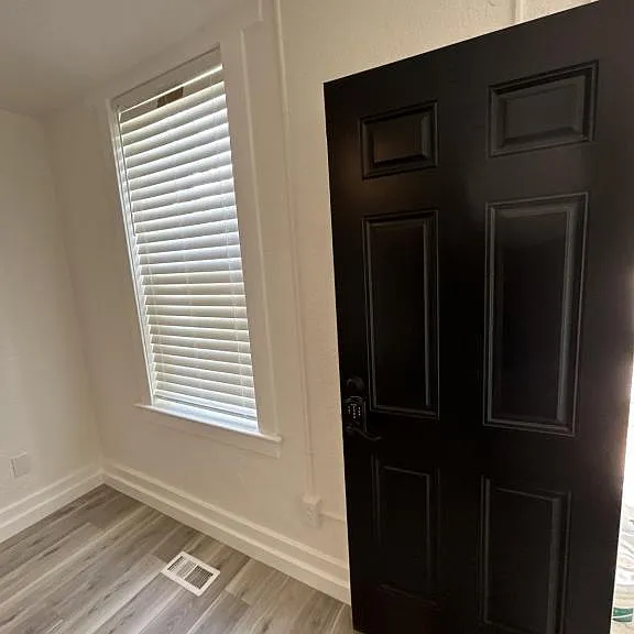 2102 Jefferson Ave — Photo 5