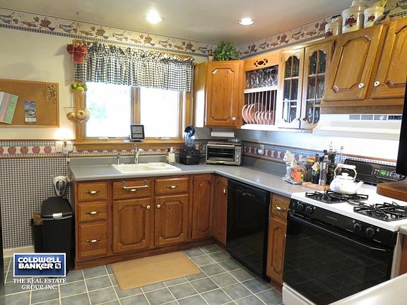 kitchen lots of cabinets