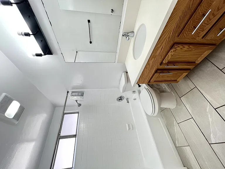 1317 S Bundy Dr — Photo 10