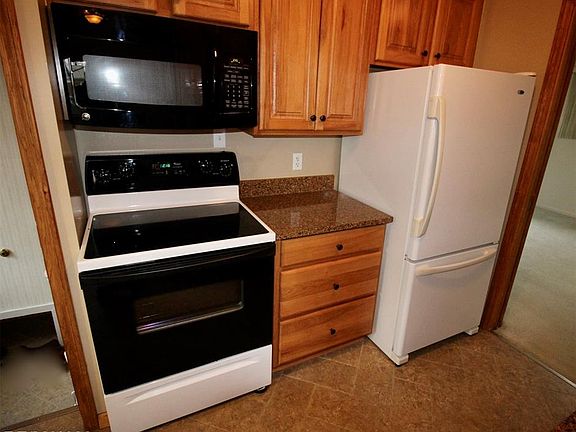 5th image of 15277 Cynthia St