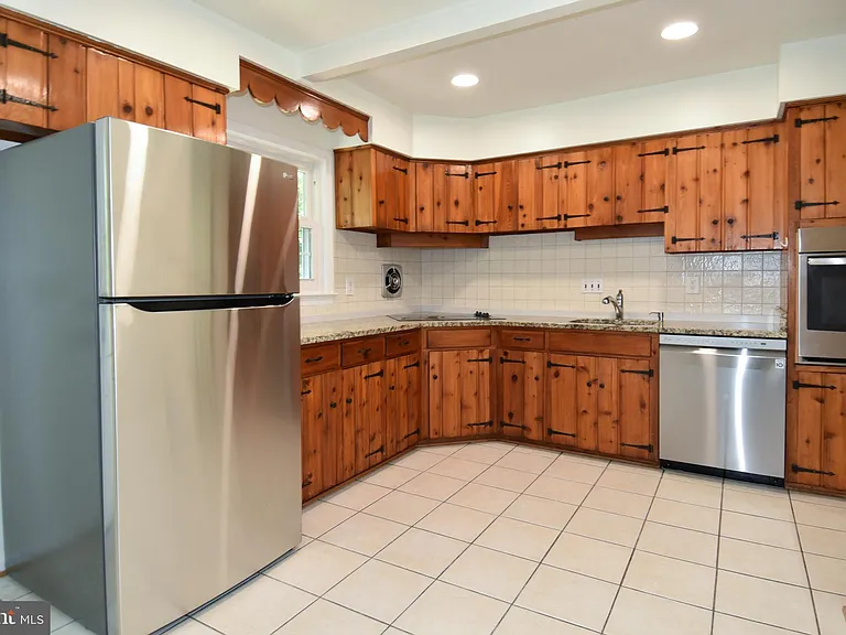 7513 Sebago Rd — Photo 17