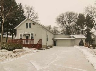 417 N Main St, Deforest, WI 53532