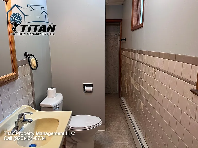 2034 Jefferson St — Photo 13