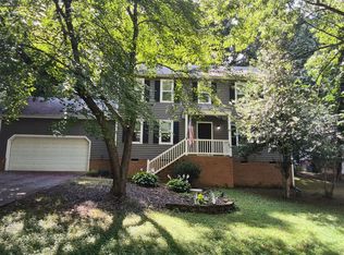7900 Flag Tail Dr, Midlothian, VA 23112