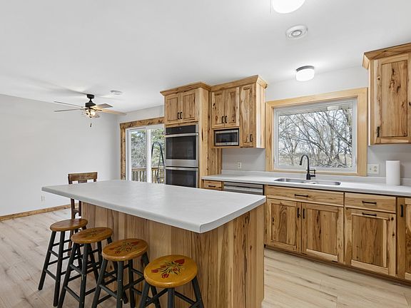 4th image of 71661 365th St