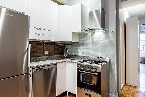 Rented by Nooklyn NYC LLC | media 31