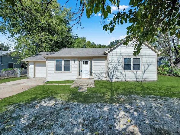 6704 Charbonneau Rd, Lake Worth, TX 76135