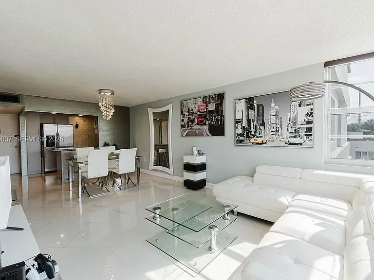 8000 Harding Ave #2B — Photo 5