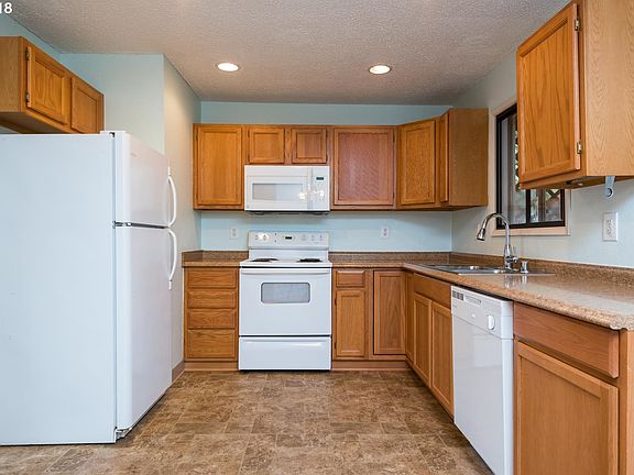 2nd image of 8004 NE 101st Ave