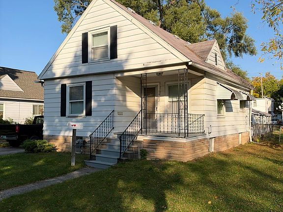 2nd image of 1902 N Clinton St