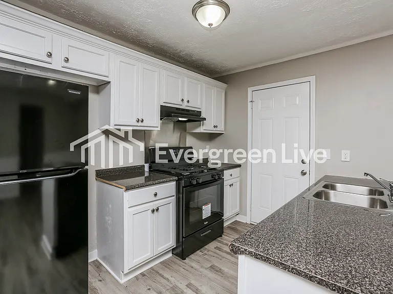 2124 Thousand Oaks Dr — Photo 5