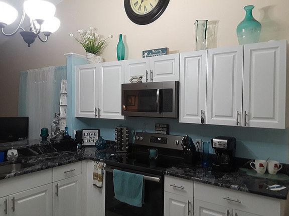 3rd image of 1435 Brook Dr