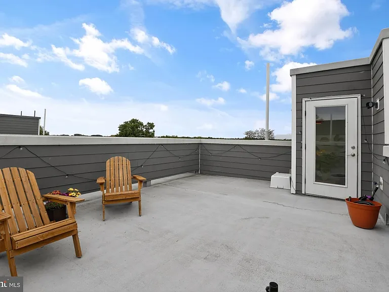 381 Martin St #3 — Photo 22