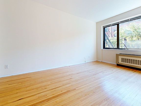 4th image of 365 W 52nd St APT 3G
