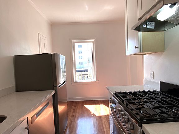 5th image of 707 Stockton St APT 602