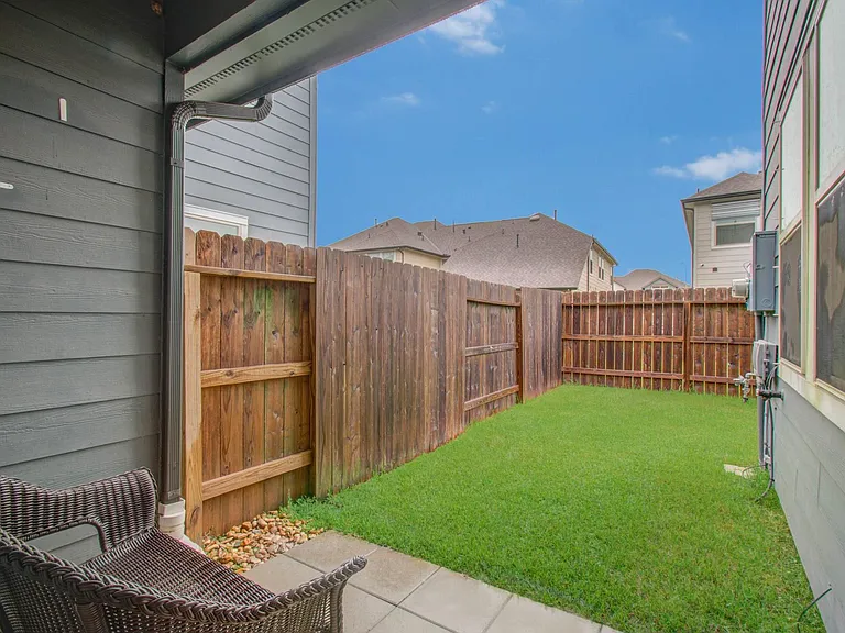 5543 Evanston Ln — Photo 19