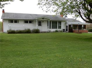 14 Bradley Rd, Jackson Center, PA 16133