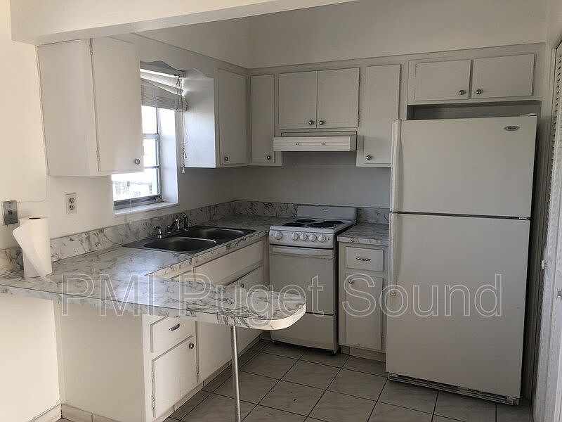 1st image of 2420 Johnson St APT 303