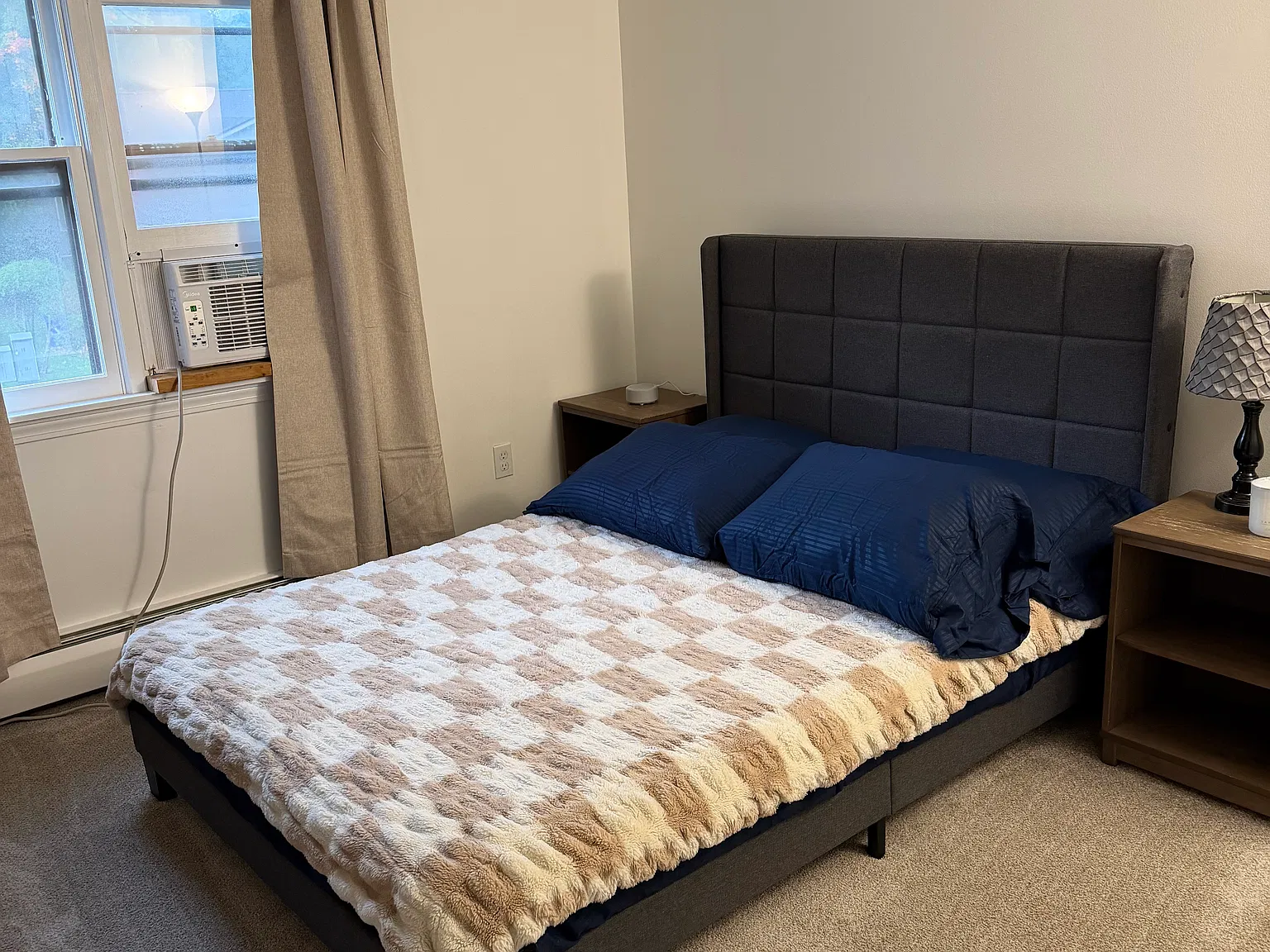 1 bed, 1.5 bath, 250 sqft, $950 — Photo 3