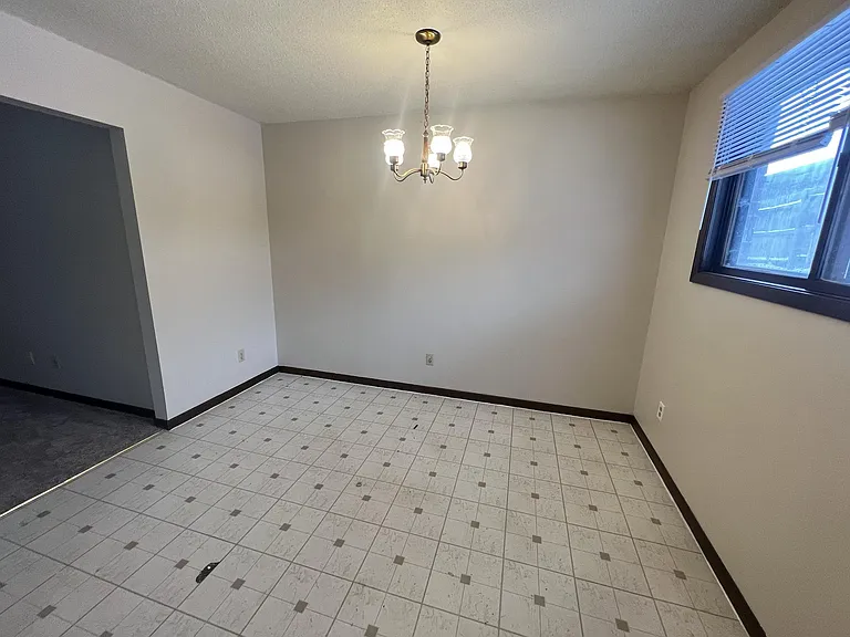 340 S Birchwood Dr #D — Photo 6