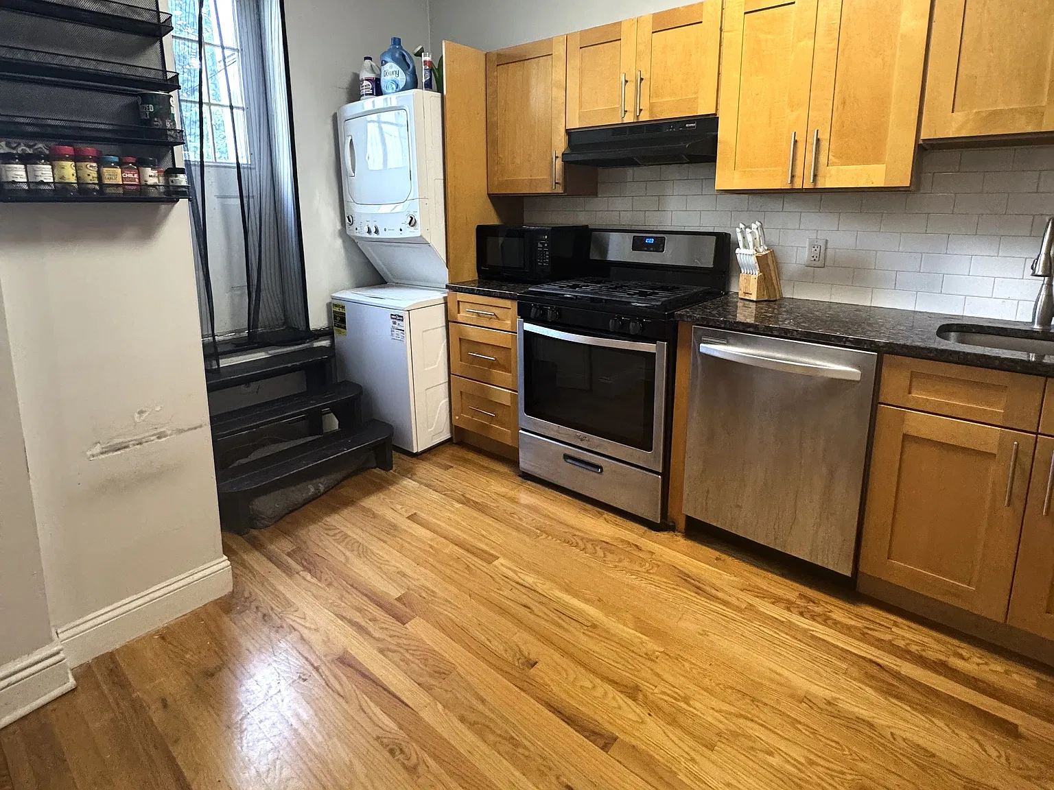 3 bed, 1600 sqft, $4,000 — Photo 3