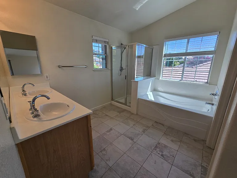 5130 Lakeshore Dr — Photo 14