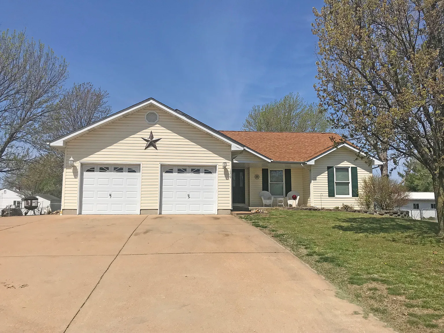 1059 Commercial Blvd photo 1