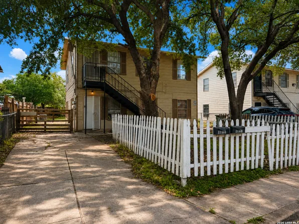9027 Garnett Ave, San Antonio, TX 78221