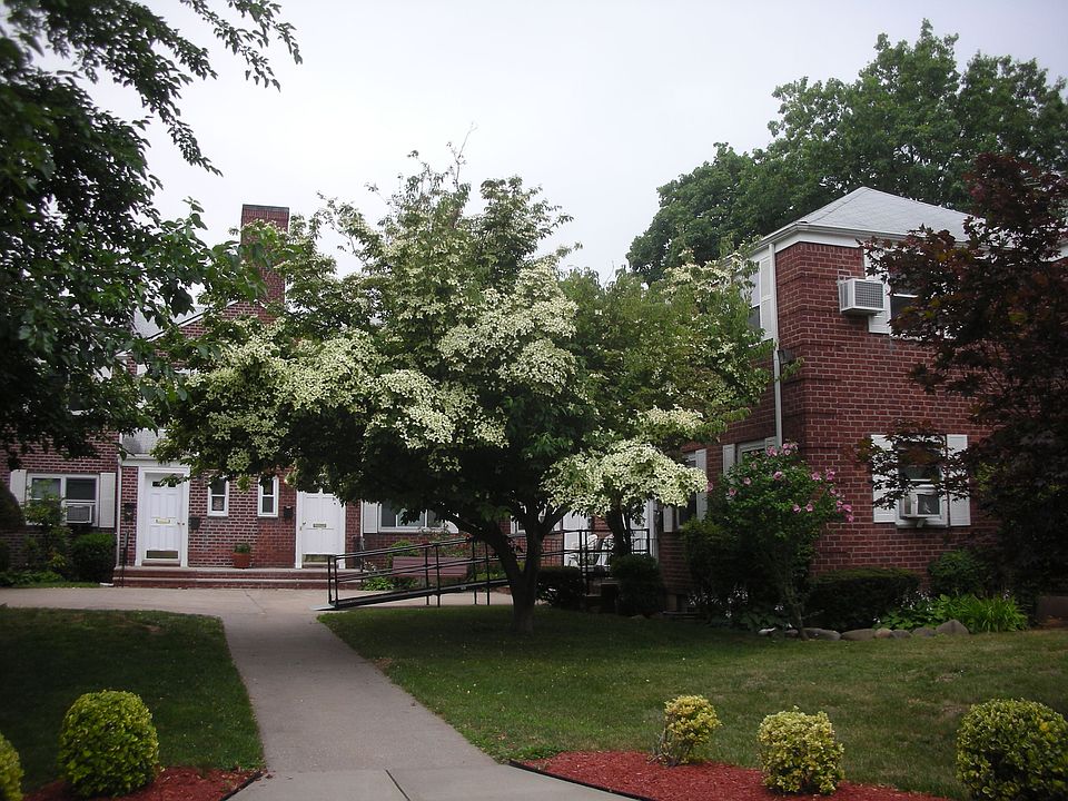 2nd image of 75-20 263rd St. # Fl 2nd