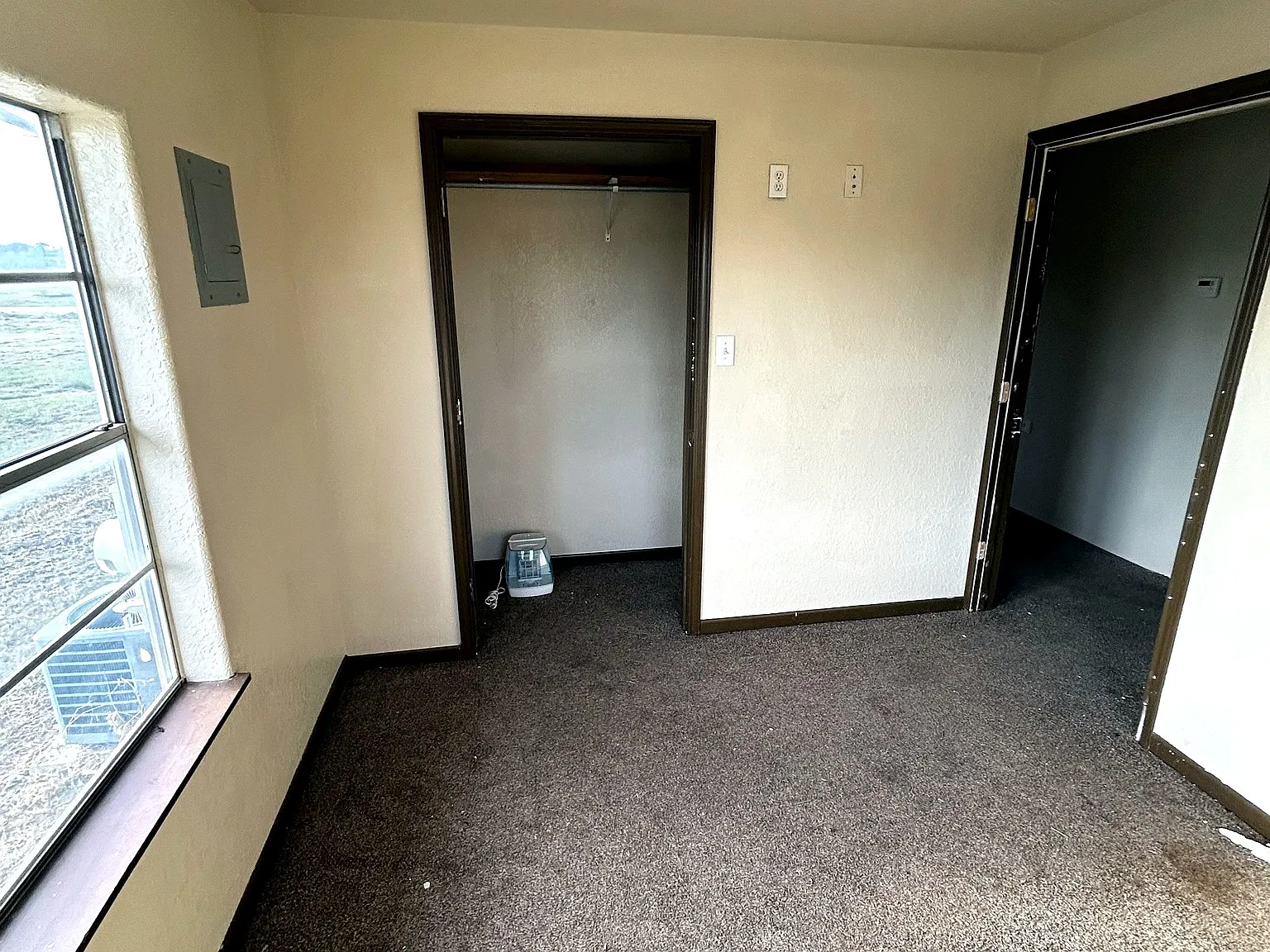 3 bed, $1,595 — Photo 3