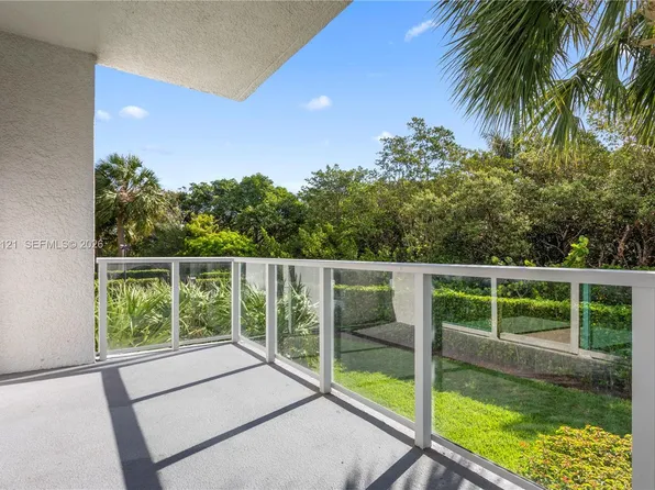 15051 Royal Oaks Ln APT 101, North Miami, FL 33181