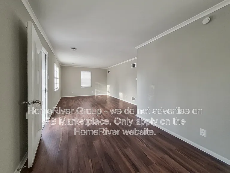 644 Kent St — Photo 5