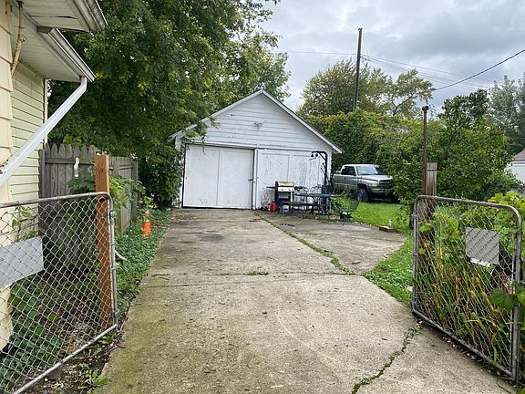 2nd image of 68 W End Ave