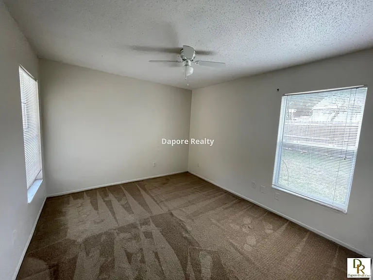 302 S Moss Rd — Photo 12