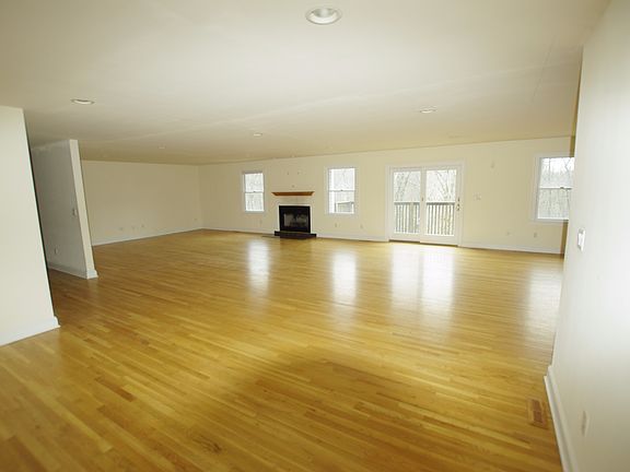 Additional Living Room