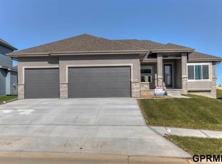 21727 K St, Elkhorn, NE 68022