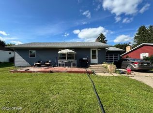 305 7th St E, Finley, ND 58230