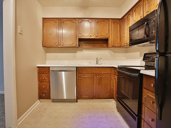 4th image of 1935 Gardiner Ln APT E66