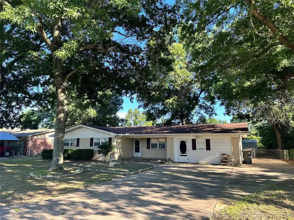 1102 SE 15th St, Wagoner, OK 74467