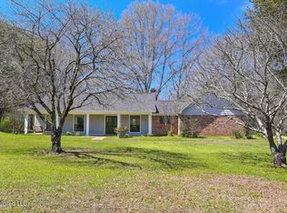 2331 N Pine Lea Dr, Jackson, MS 39209