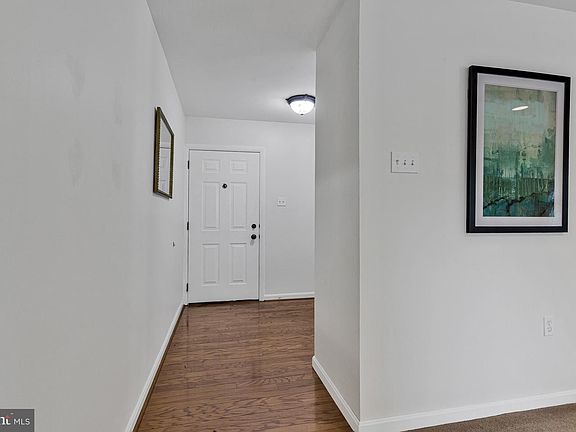 5th image of 3907 Croydon Ln