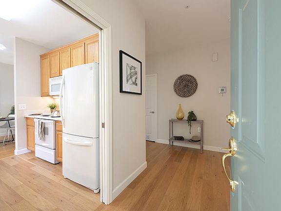 2nd image of 260 Channing Way #2