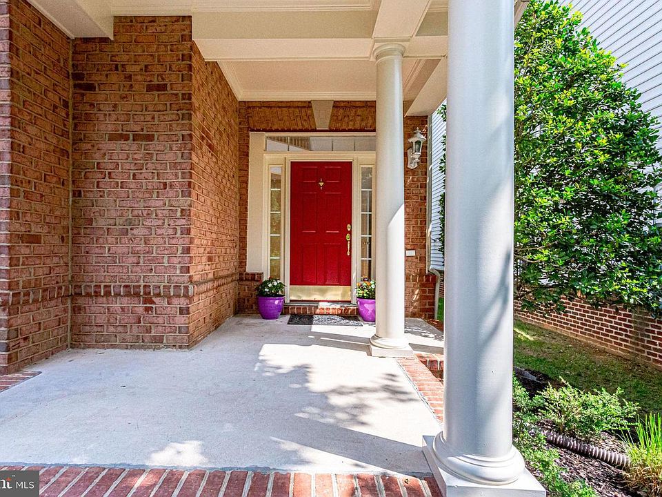2nd image of 9208 Sycamore Crest Dr