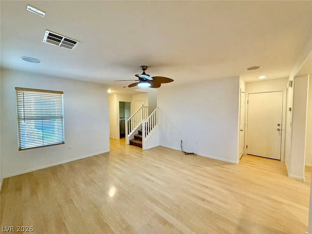 3 bed, 2.5 bath, 1721 sqft, $1,950 — Photo 4